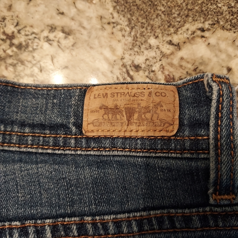 Vintage Levi's 505 Straight Leg Jeans 8M. - Picture 5 of 12